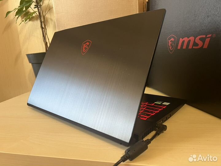 Игровой ноутбук MSI