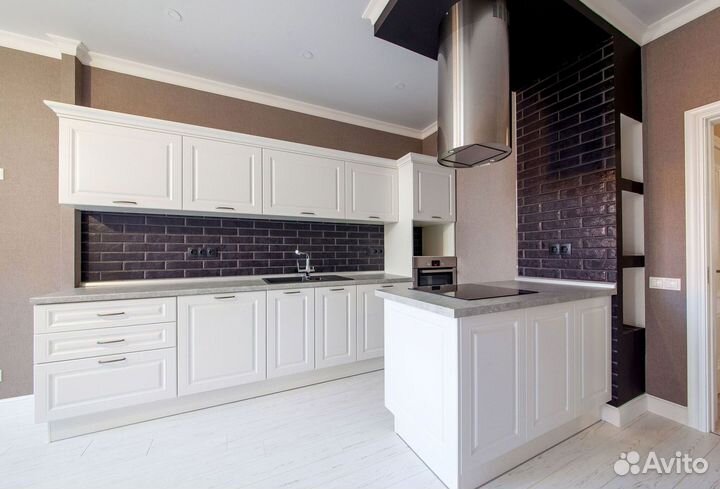 Кухонный гарнитур угловой в