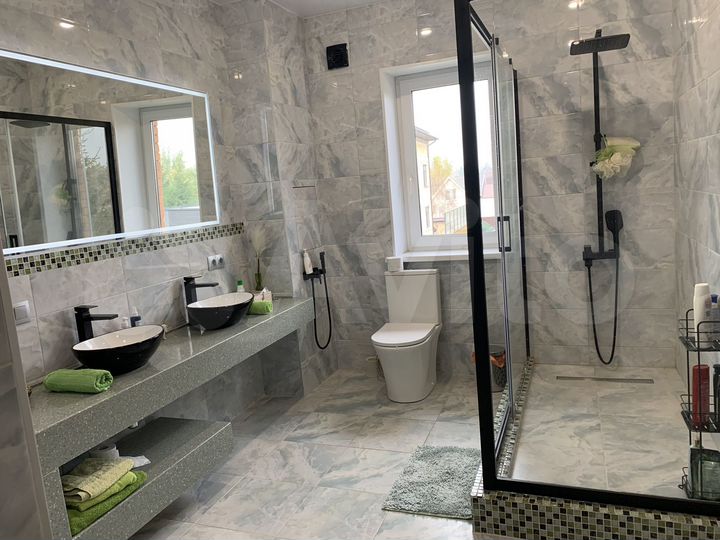 Коттедж 300 м² на участке 6 сот.