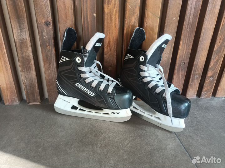 Хоккейные коньки bauer