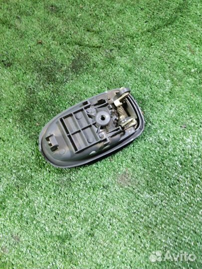 Ручка двери внутренняя правая Kia Spectra 1.6 2008