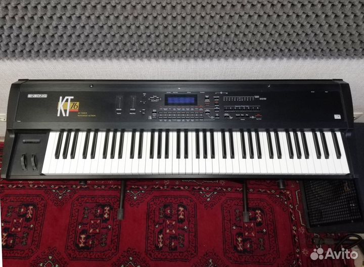 Ensoniq KT76 (молоточковая клавиатура Fatar)