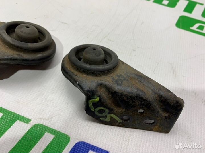 Кронштейн крепления радиатора передний Hyundai