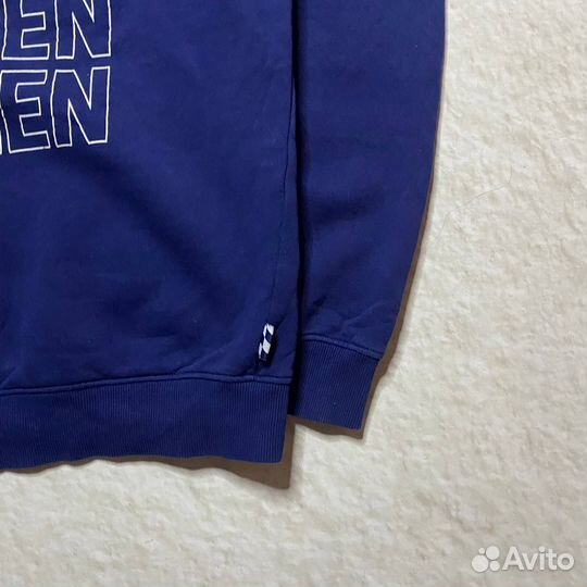 Худи Red Bull München с большим логотипом на спине