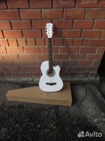 Гитара классическая белая. Новая в коробке