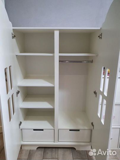 Шкаф в детскую