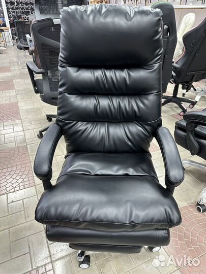 Кожанный стул компьютерный