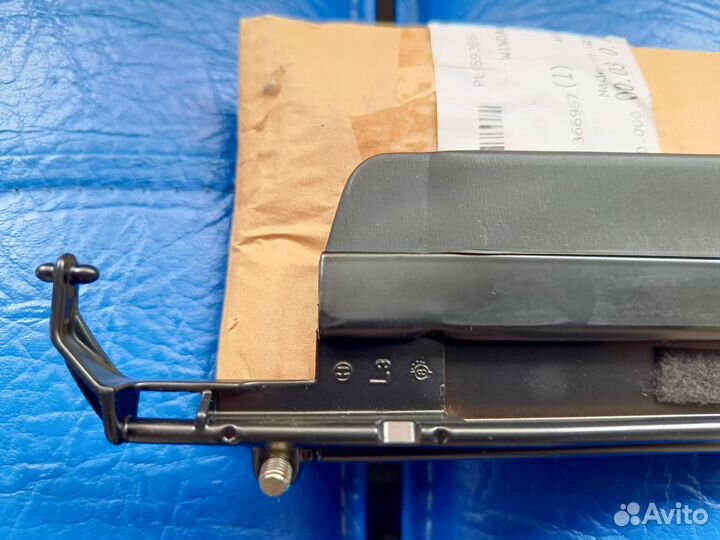 Обтекатель люка мерседес W116, W123, W126, W463