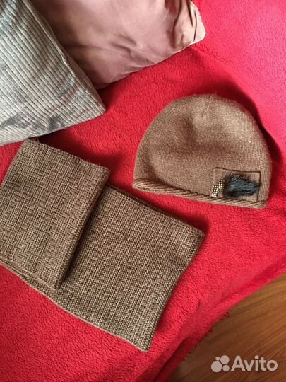 Шапка и шарф зимние, новые, очень теплые