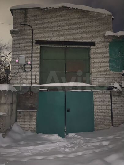 Гараж, > 30 м²