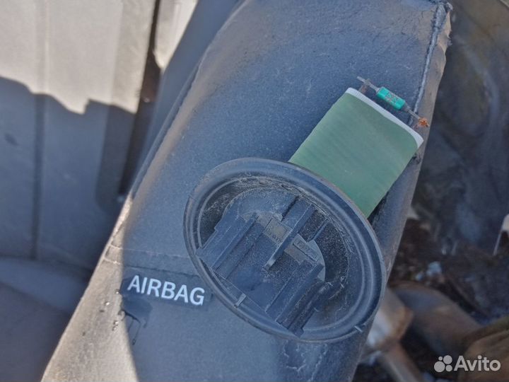 Резистор отопителя Skoda Rapid 1