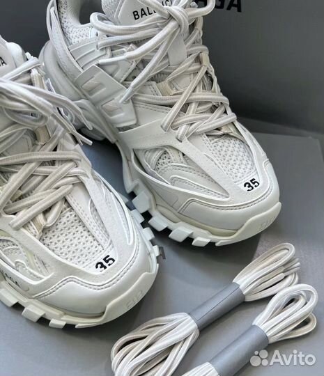 Balenciaga track