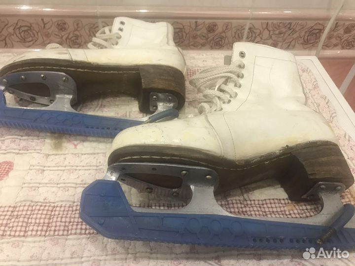 Коньки женские 38