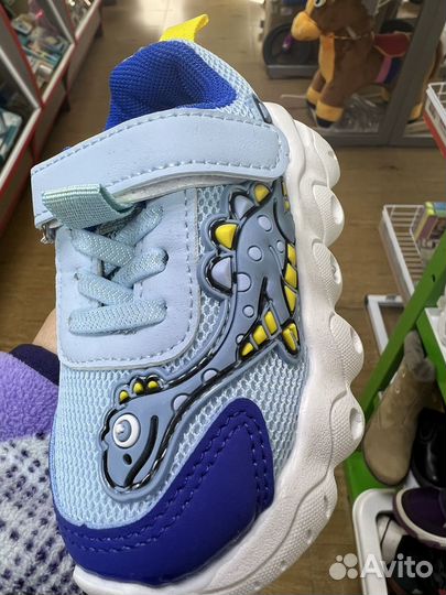 Новые детские кроссовки с подсветкой