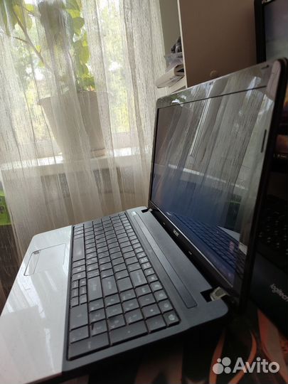 Ноутбук Acer E1-571G