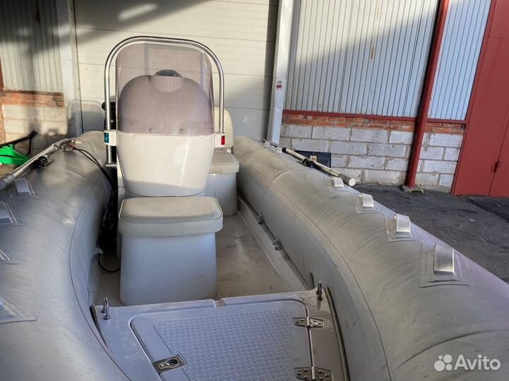 Лодка Brig F450L