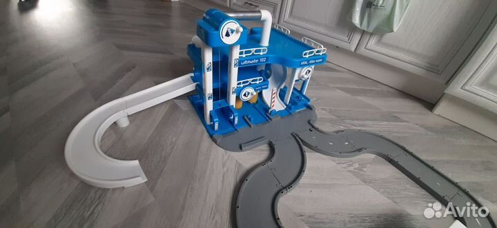 Автопарковка игрушечная