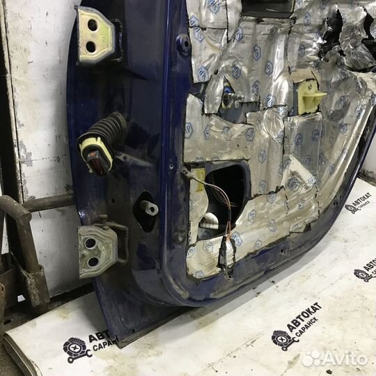 Задняя правая дверь Пежо 307