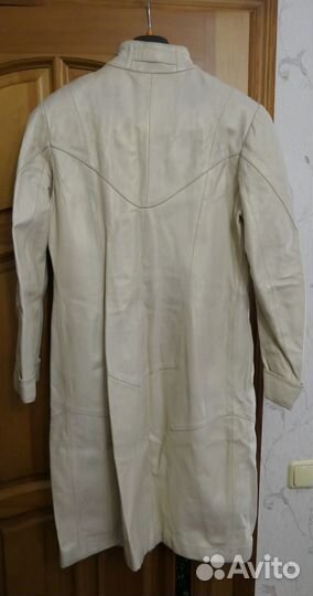 Плащ женский кожаный и брюки (для рукоделия)