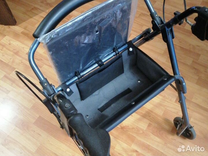 Склодное кресло - ходунки