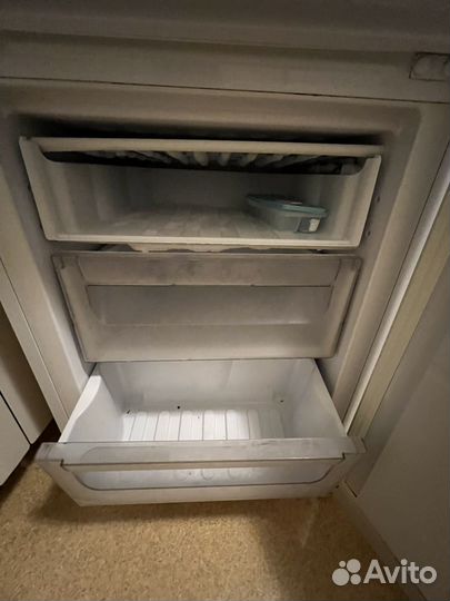 Холодильник hotpoint ariston бу