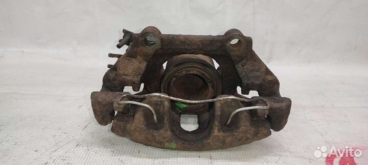 Суппорт тормозной правый Audi A6 VW Passat B5