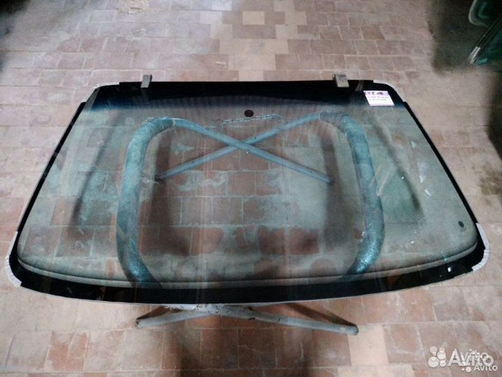 Лобовое стекло Ауди 100