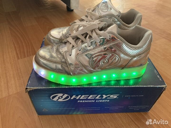 Кроссовки на роликах Heelys