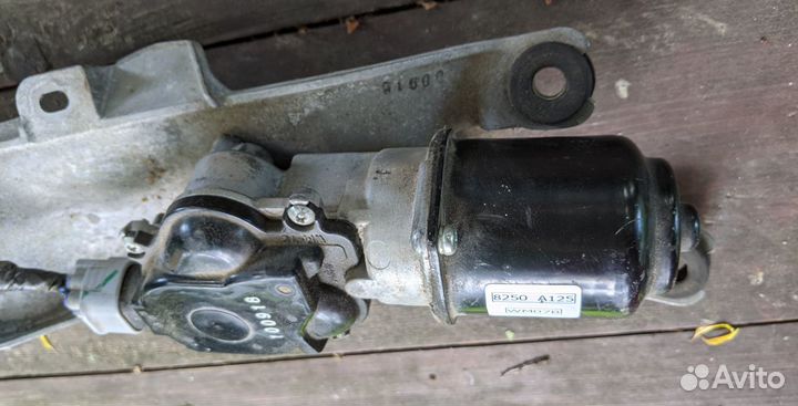 Стеклоочиститель для Mitsubishi L200