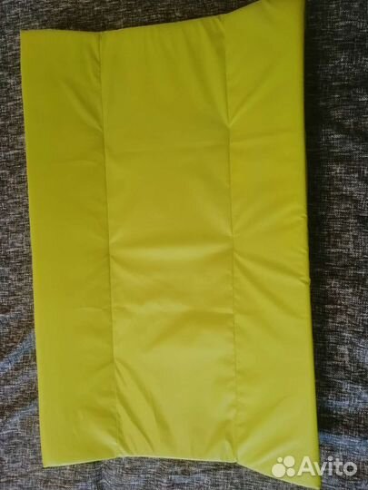 Пеленальная доска на кроватку