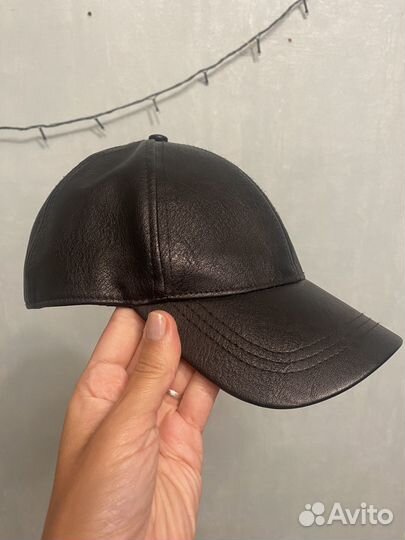 Кепка кожанна HM