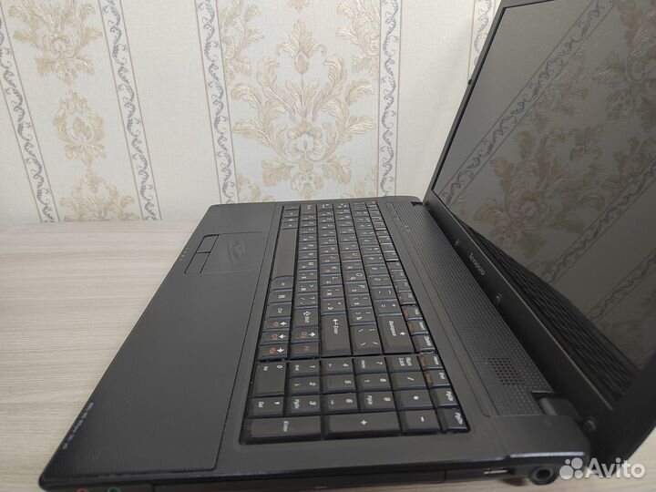 Lenovo 15.6 4x ядерный i3 / ssd/ 6gb ram