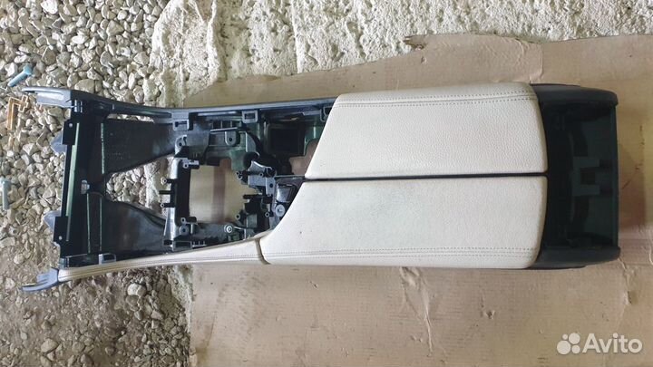 Подлокотник oyster на BMW F10 F11