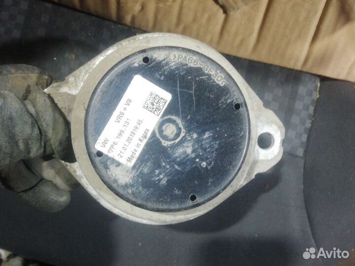 Подушка крепления двигателя Фольксваген Туарег