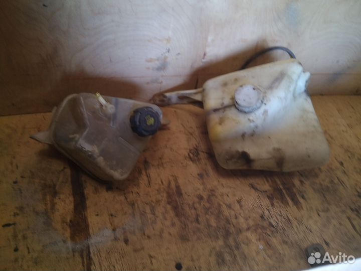 Бачок расширительный омыватель Лада калина