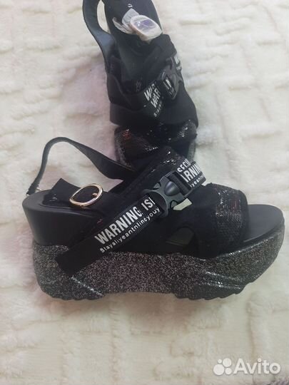 Босоножки женские