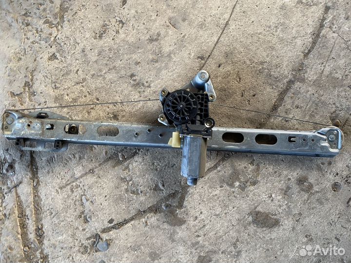 Мерседес ML W163 задний правый стеклоподьемник