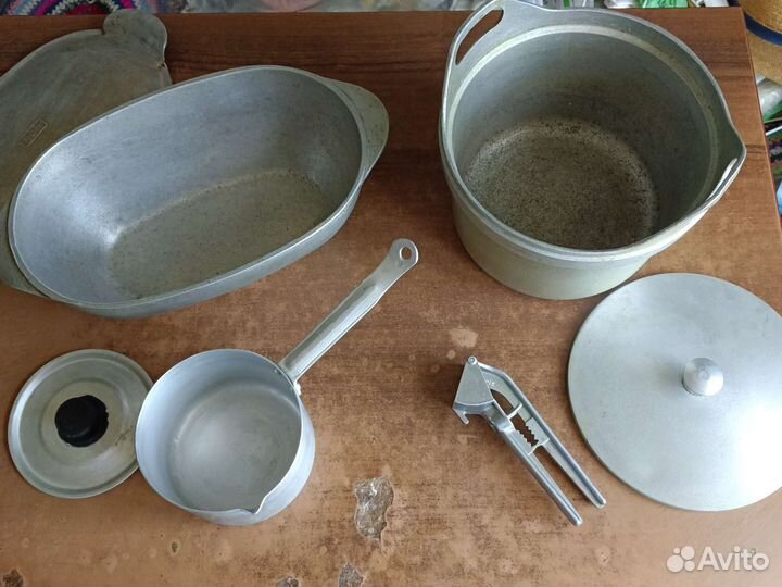 Утятница, ковшик, чеснокодавилка