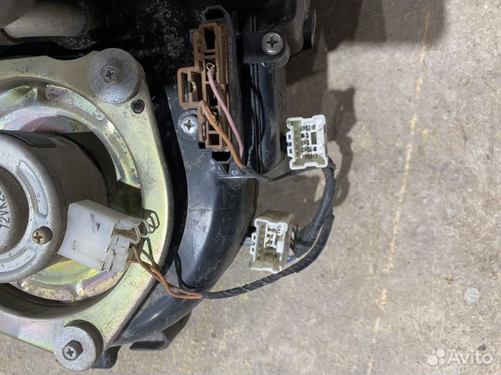 Задняя печка/кондиционер в сборе nissan liberty