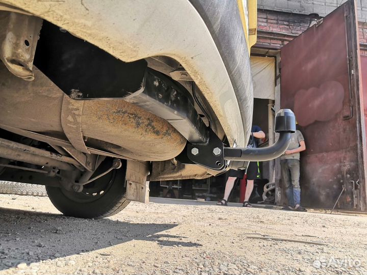 Фаркоп на Тойота Пробокс-Саксид с 2002-2014 г