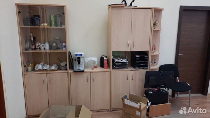 Книжный шкаф