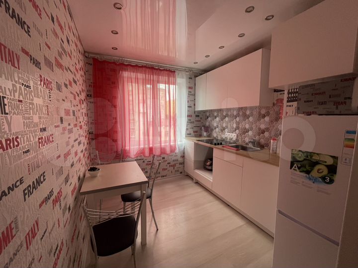 2-к. квартира, 43 м², 6/9 эт.