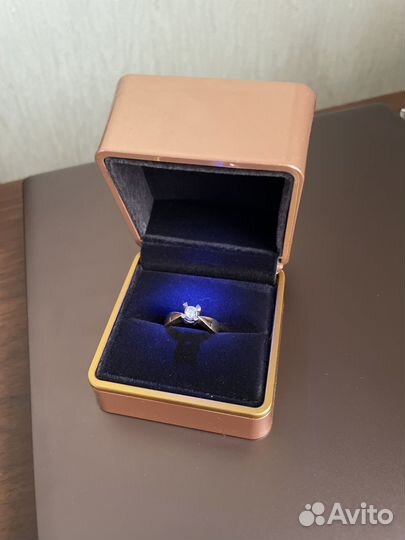 Помолвочное кольцо