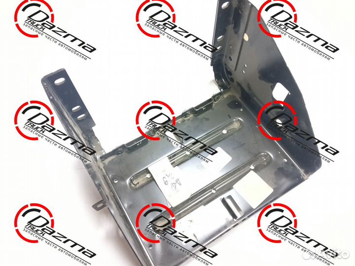 Isuzu 8973840682 Площадка абк NMR85 кронштейн на раме (8973840682)