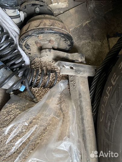 Ось резино-жгутовая с тормозом г/п 1800 кг