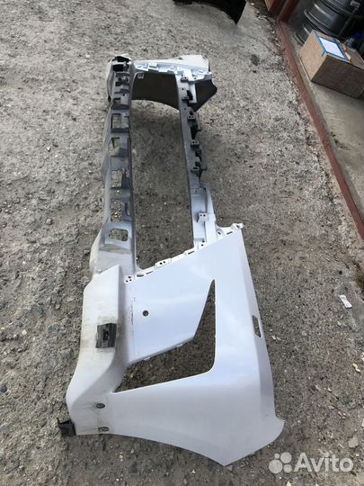 Бампер передний Lexus LX