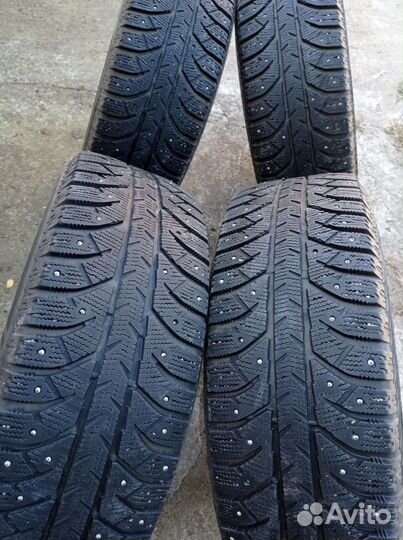 Bridgestone Ice Cruiser 7000 215/65 R16