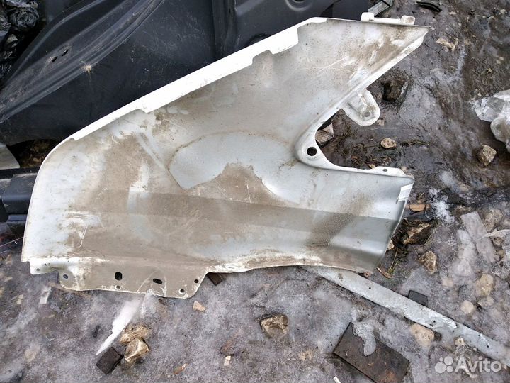 Крыло Ford transit