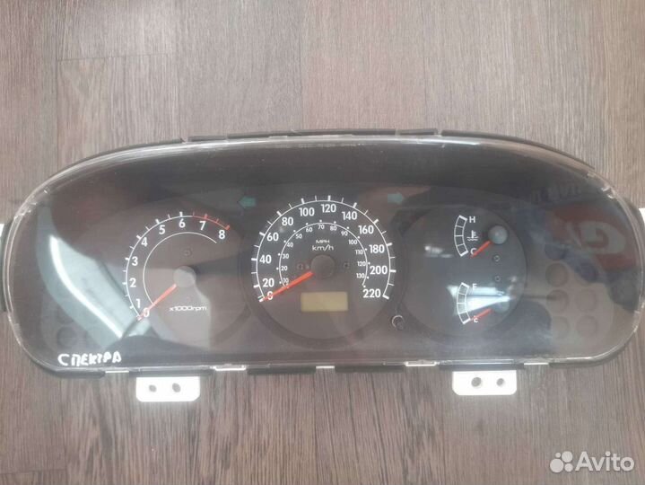 Щиток приборов KIA Spektra