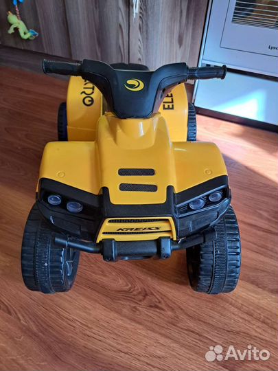 Детский квадроцикл на аккумуляторе